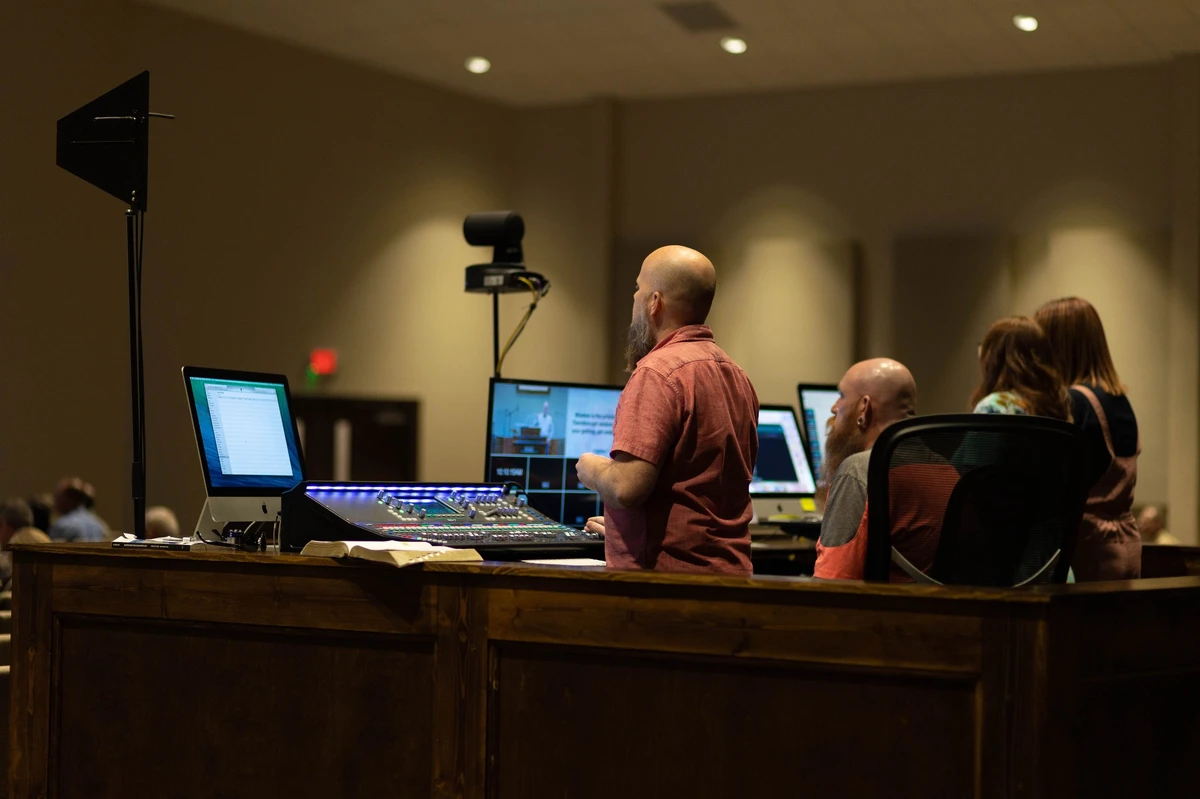 Online Calvary Christian Center Church in Oakwood, TX (1) Online Calvary Christian Center Church in Oakwood, TX (1)